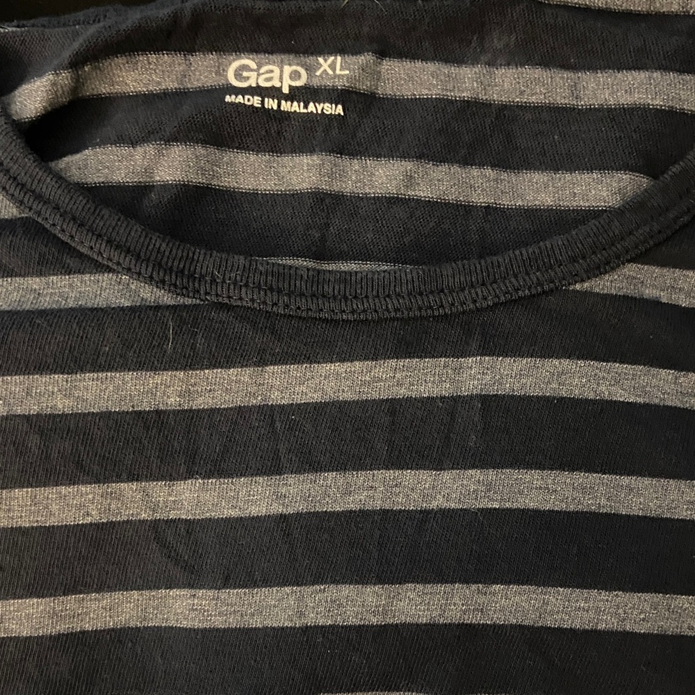 GAP Black and Gray Striped Crewneck Tee XL